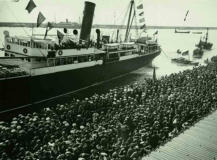 14 d'abril 1931.Arribada a Barcelona dels presos, entre ells Francisco Albiac. Arxiu fotogràfic de Barcelona